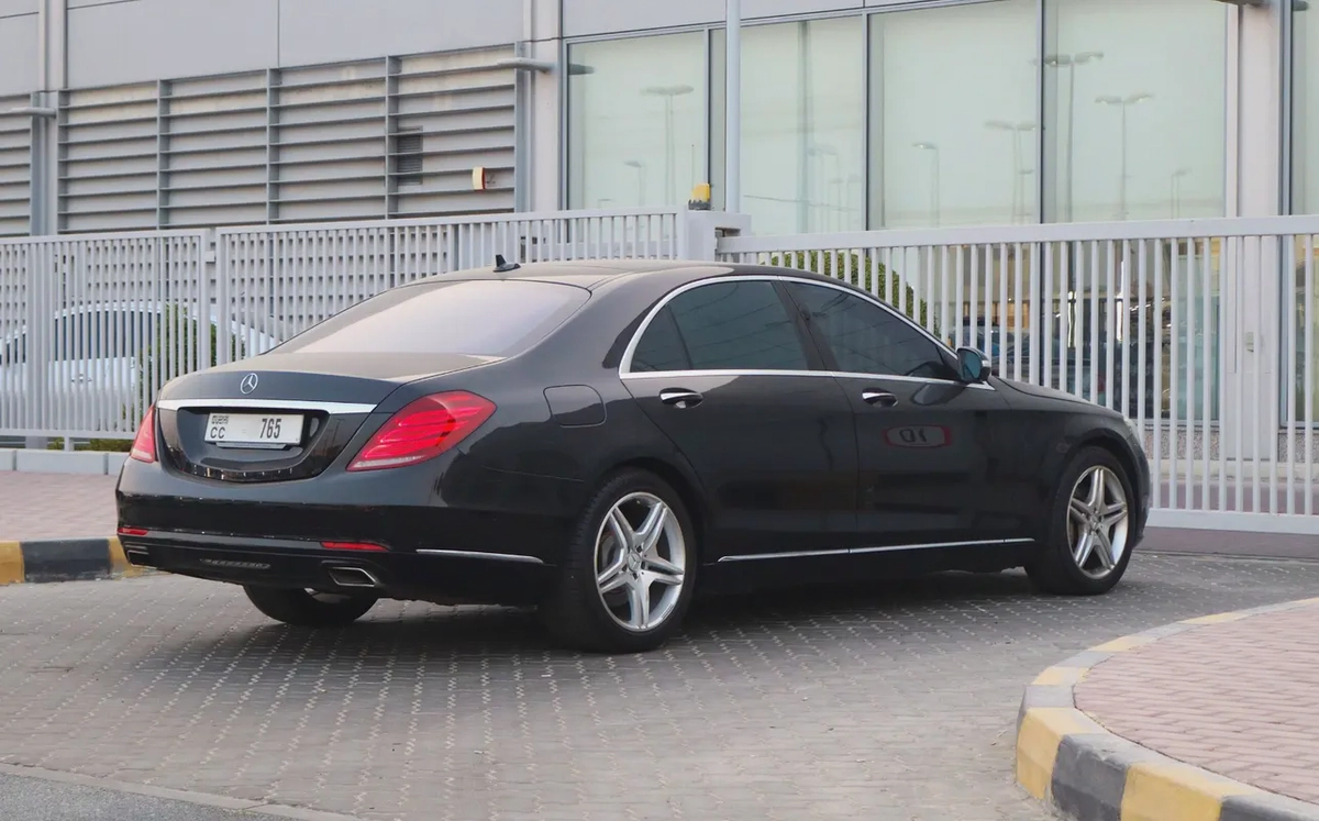 Pristine Mercedes-Benz S 550 - 2015 - Japanese Spec - Low Mileage-12-12