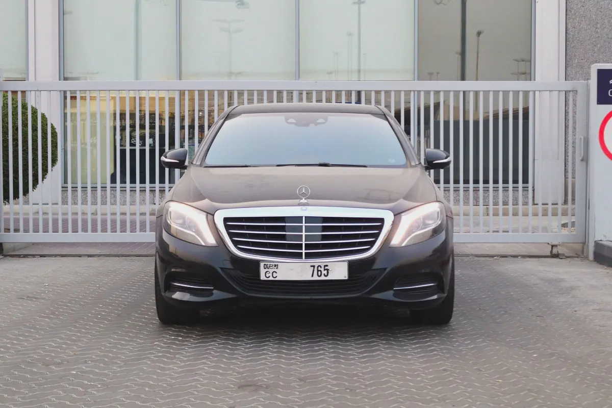 Pristine Mercedes-Benz S 550 - 2015 - Japanese Spec - Low Mileage-1-1