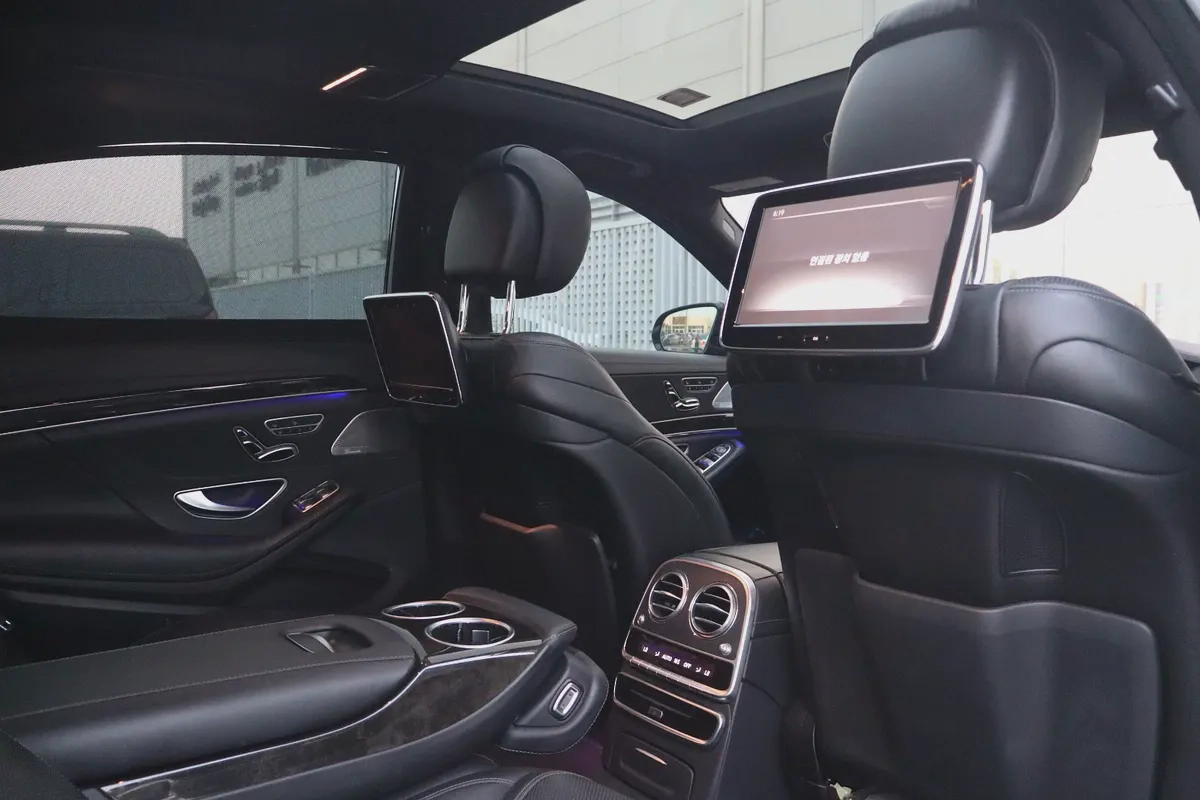 Pristine Mercedes-Benz S 550 - 2015 - Japanese Spec - Low Mileage-7-7