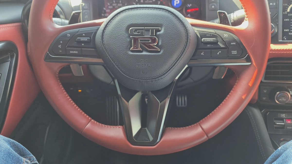 Nissan GT-R Premium (American 4k)