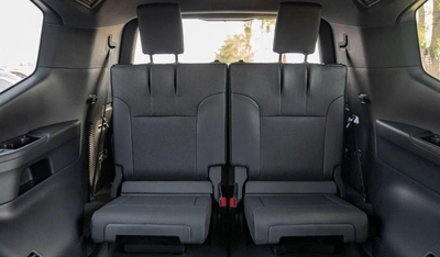 Toyota Land Cruiser LC300 VX 3.3D AT MY2025 – BLACK-12