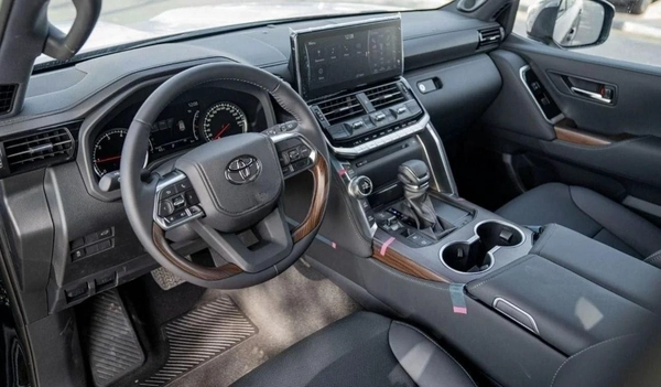 Toyota Land Cruiser LC300 VX 3.3D AT MY2025 – BLACK