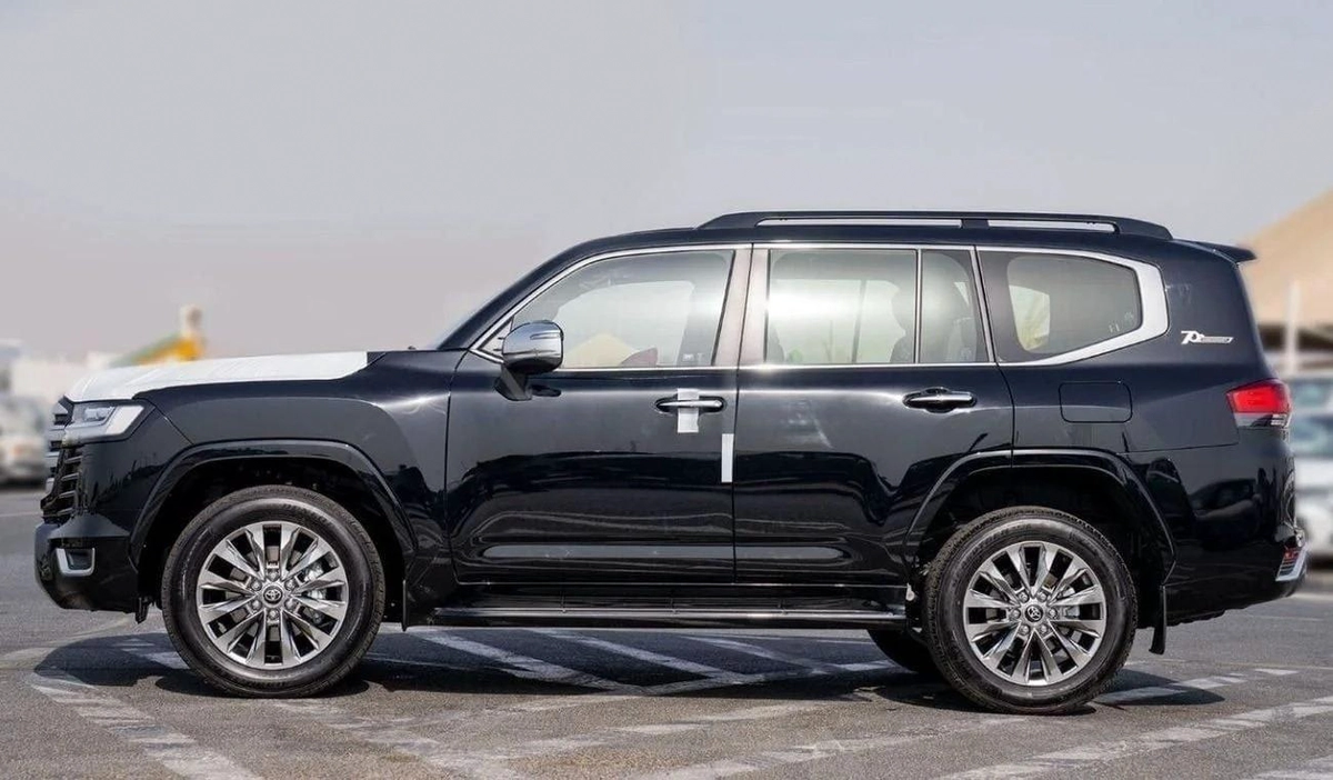 Toyota Land Cruiser LC300 VX 3.3D AT MY2025 – BLACK-2-2