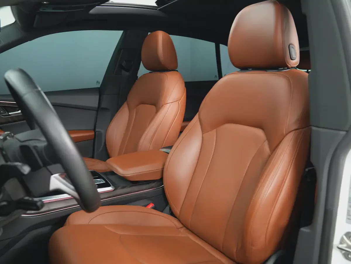 2022 Audi Q8 S line | GCC Specs | | AWD | Luxury SUV-9-9
