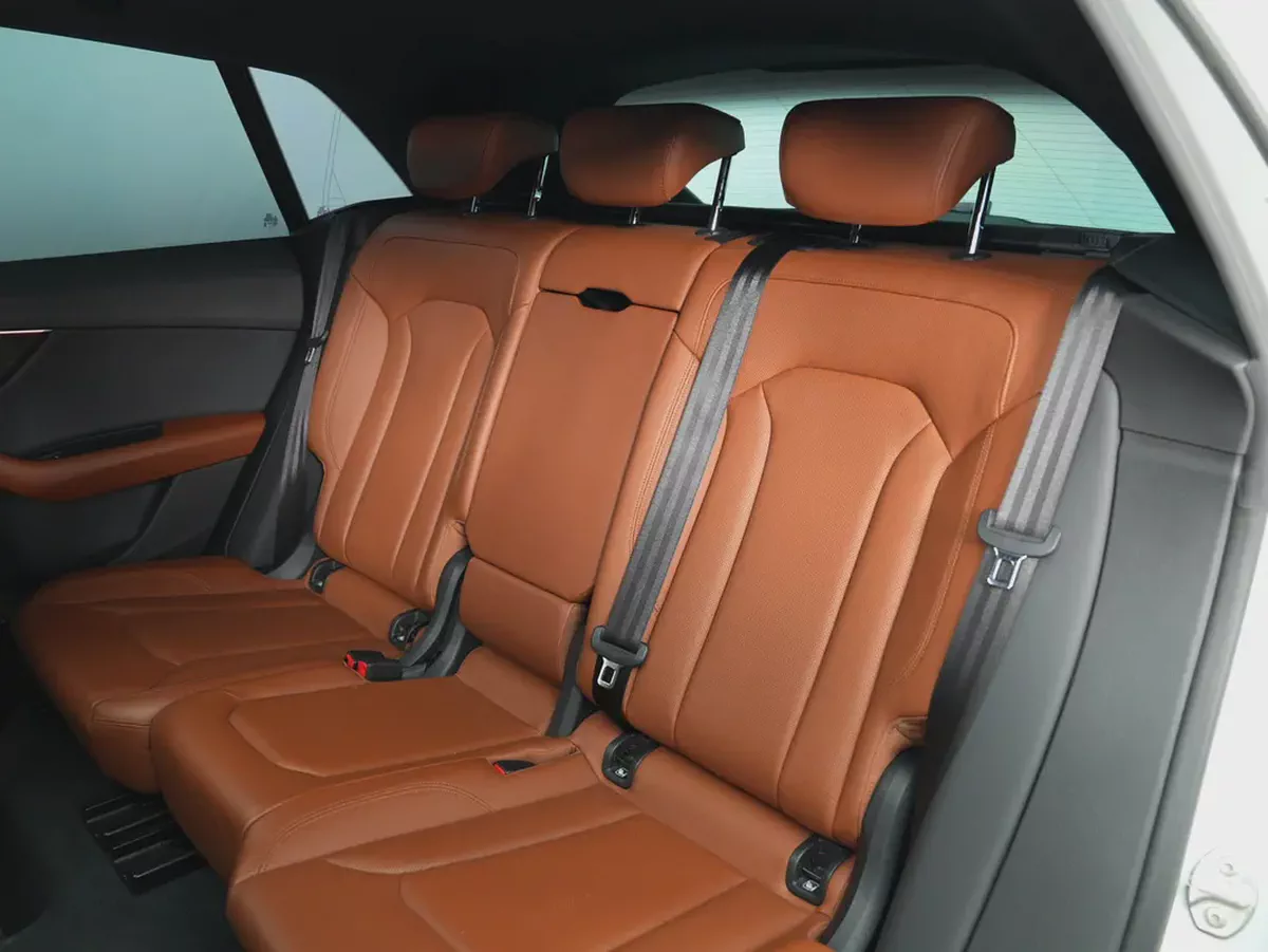 2022 Audi Q8 S line | GCC Specs | | AWD | Luxury SUV-13-13