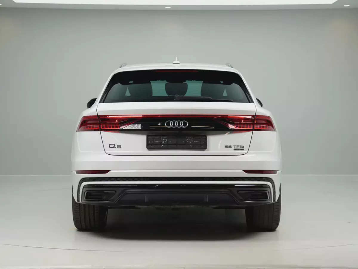 2022 Audi Q8 S line | GCC Specs | | AWD | Luxury SUV-6-6