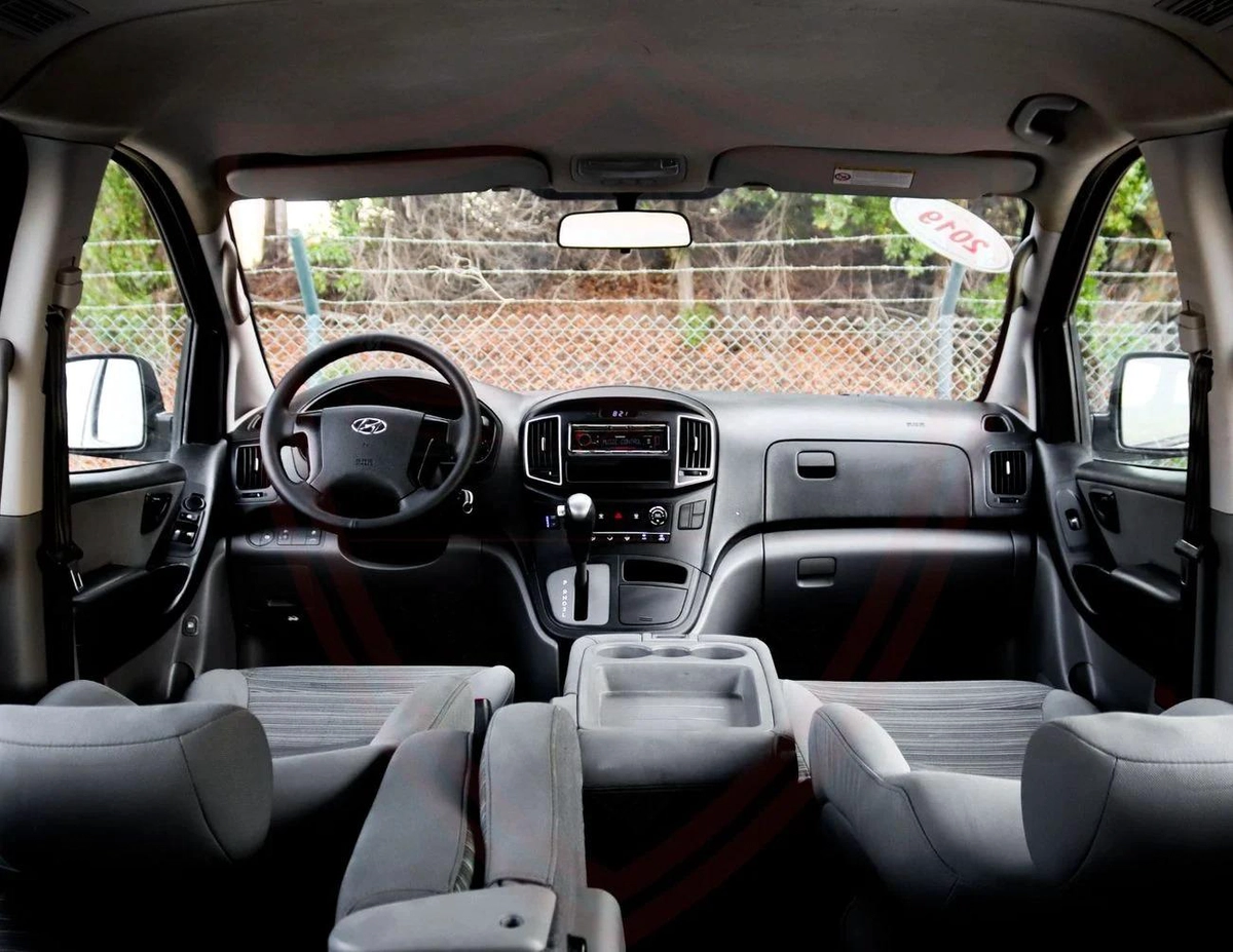 Hyundai H-1 Hyundai H1 | 2.4 L | 2019 | GCC | Accident-Free | In Excellent Condition | 914 P.M-4-4