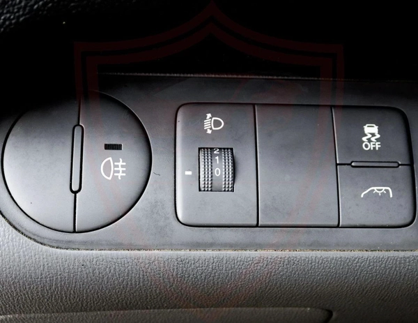 Hyundai H-1 Hyundai H1 | 2.4 L | 2019 | GCC | Accident-Free | In Excellent Condition | 914 P.M