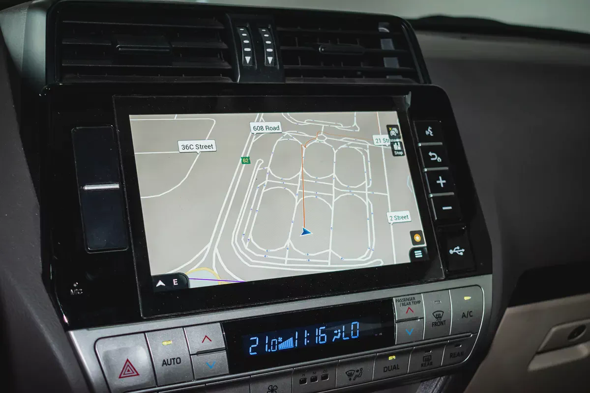 1 YEAR / 20,000 KM WARRANTY | 4.0 GXR | GCC | AED 2498 PM-13-13
