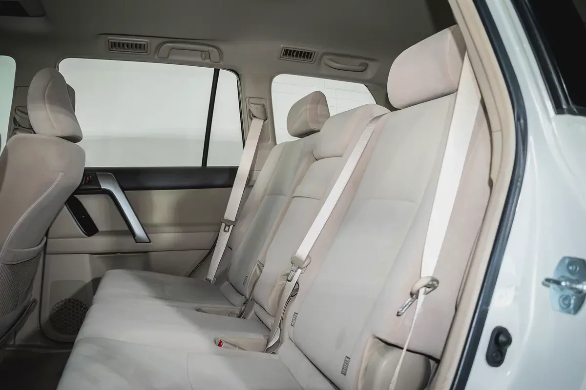 1 YEAR / 20,000 KM WARRANTY | 4.0 GXR | GCC | AED 2498 PM-15-15