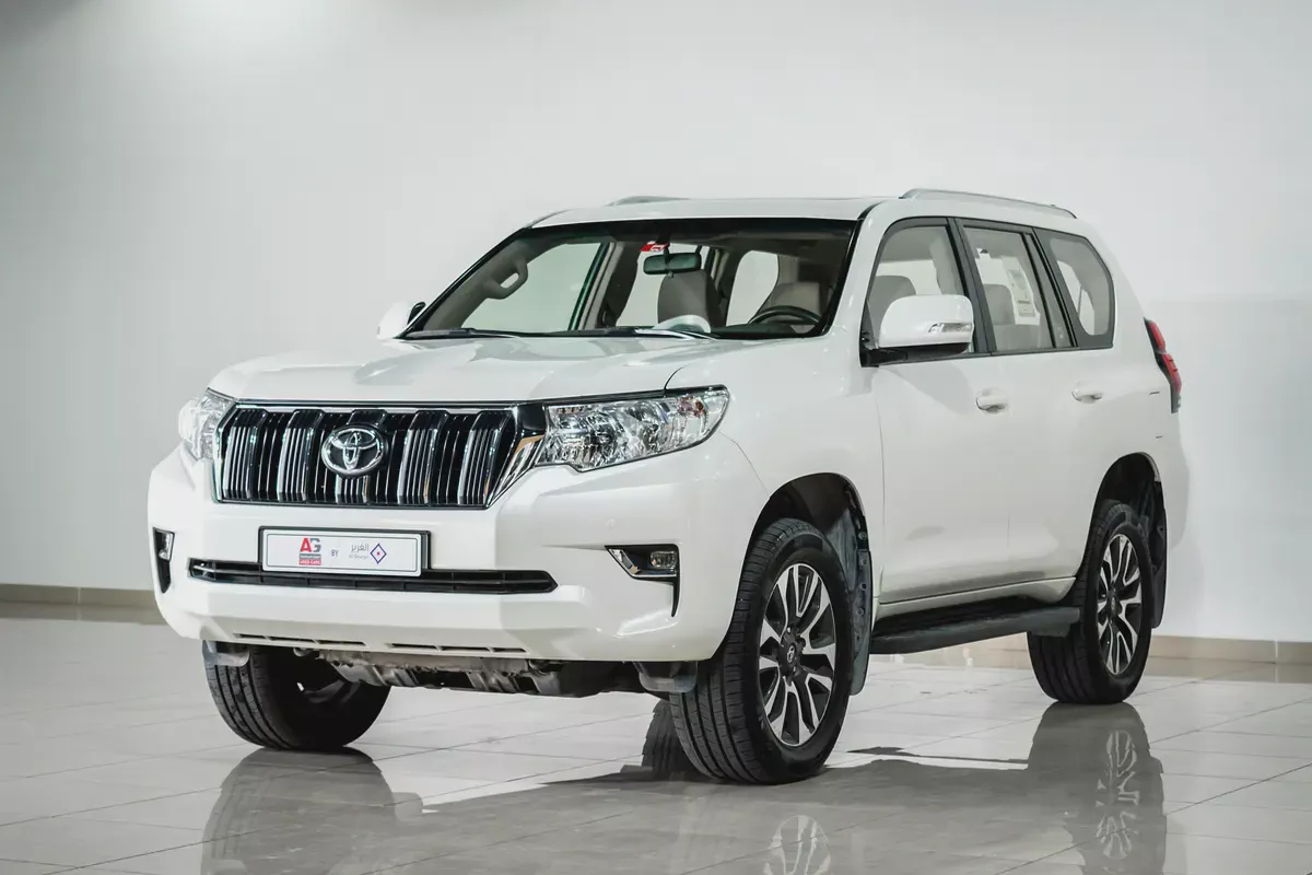 1 YEAR / 20,000 KM WARRANTY | 4.0 GXR | GCC | AED 2498 PM