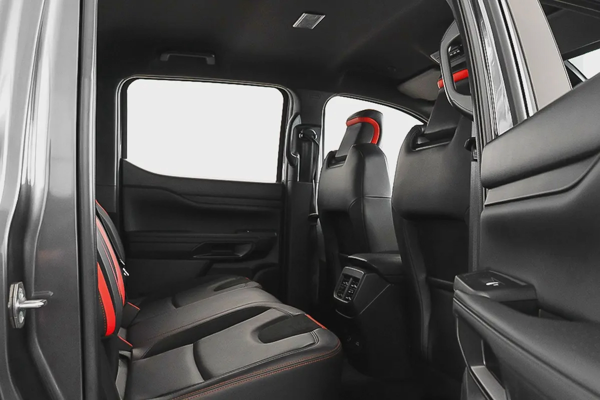 3,636 AED / 60 months | 0% DP | 2023 Ford Ranger Raptor / Ford Warranty and Service