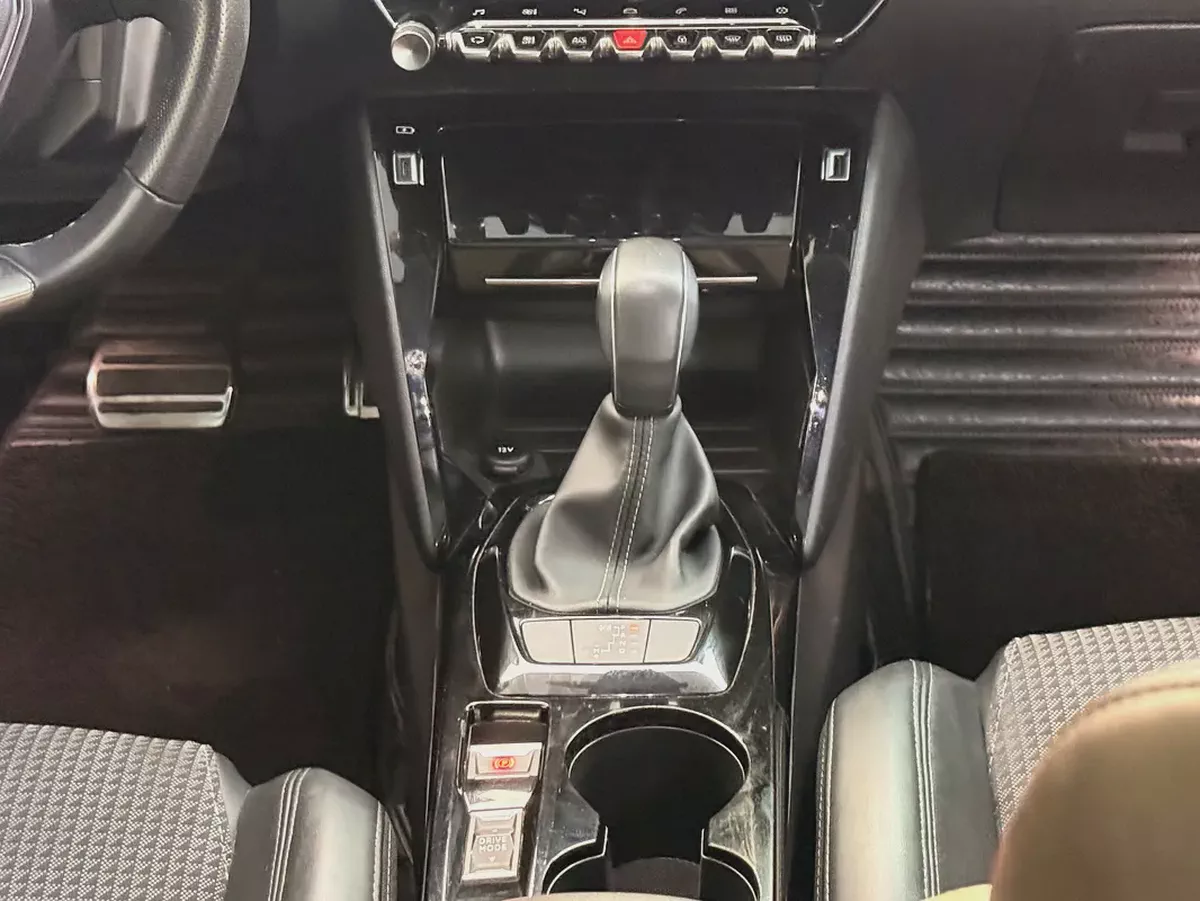 Peugeot 208 GT Line 2023 GCC Specs-12-12