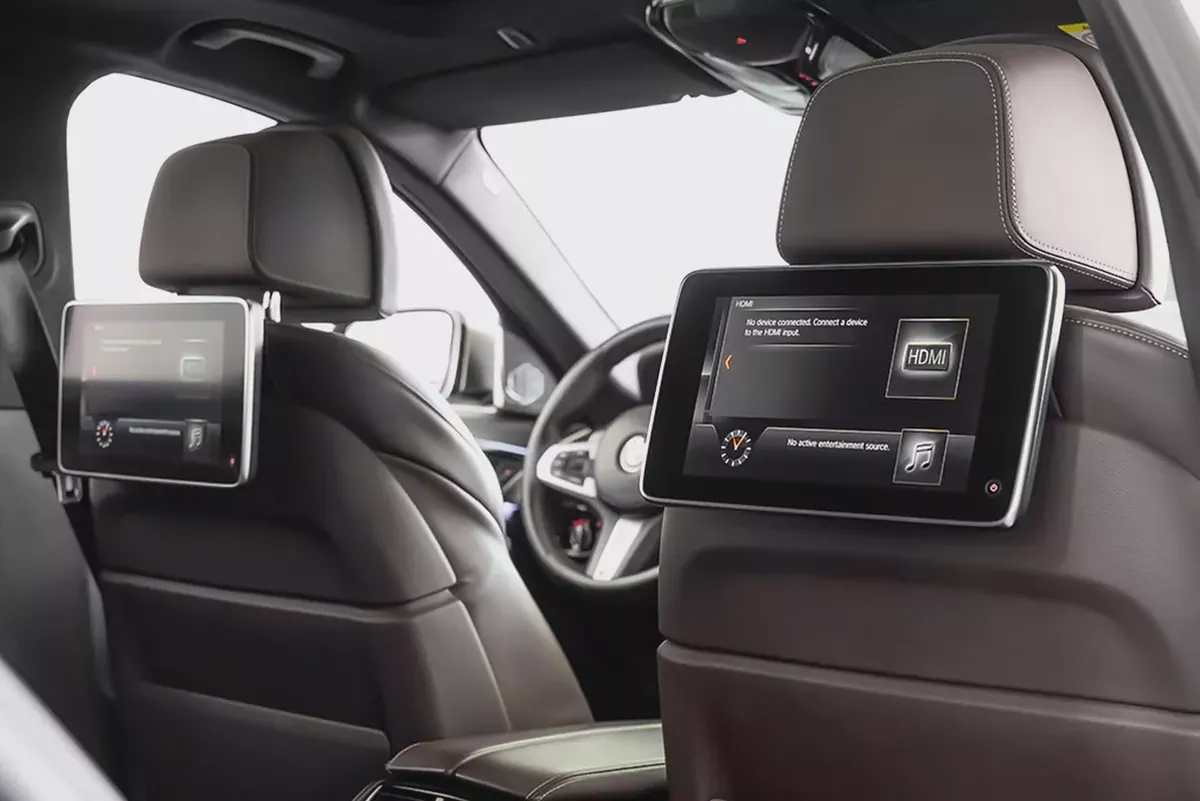 AED 3,172 / 60 months | 0% DP | 2019 BMW 5 Series M550i / Full BMW Service History-14-14