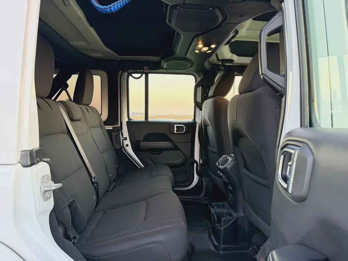 (2021) JEEP WRANGLER //SAHARA// GCC FULL OPTION -ORIGINAL PAINT--13-13
