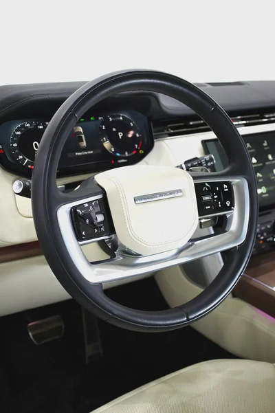 RANGE ROVER V8 LONG WHEEL BASE P530 7 SEATER - FULLY LOADED-17