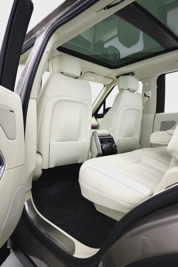 RANGE ROVER V8 LONG WHEEL BASE P530 7 SEATER - FULLY LOADED