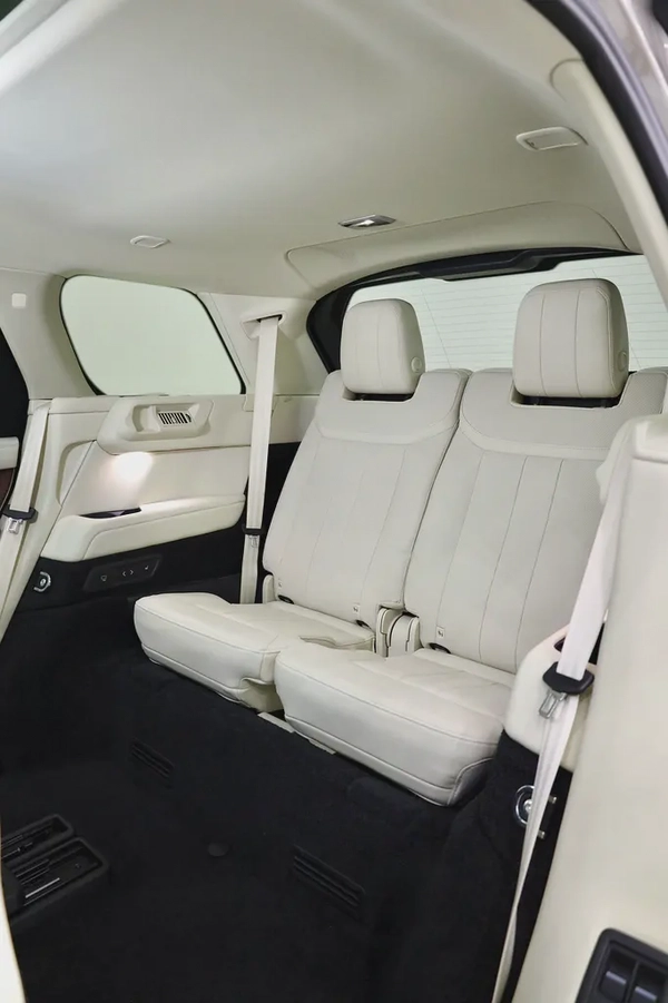 RANGE ROVER V8 LONG WHEEL BASE P530 7 SEATER - FULLY LOADED