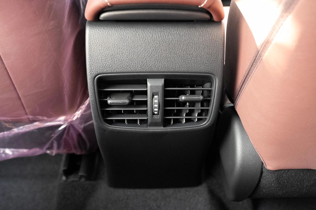TOYOTA COROLLA CROSS 1.8L FWD 2025 | BRAND NEW | GCC SPECS-11-11