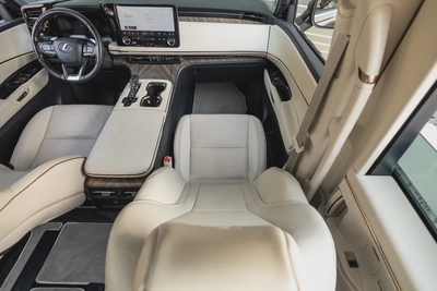Lexus LM 350h 2024-9