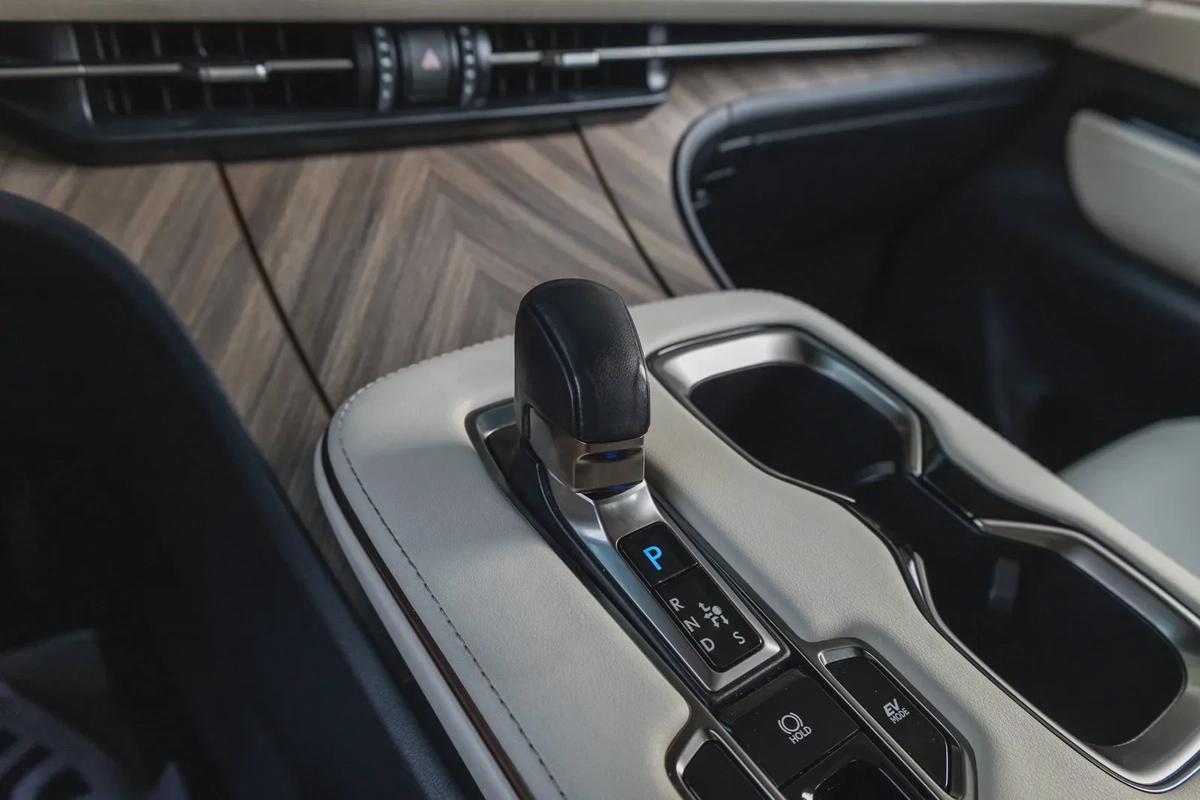 Lexus LM 350h 2024-24-24