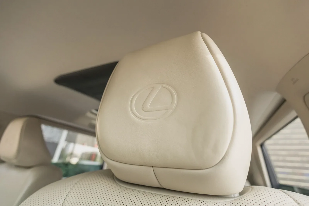 Lexus LM 350h 2024-3-3