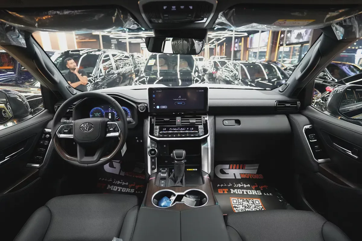 Toyota Land Cruiser VX 4.0 model  2026 - GCC Specs - Brand New-6-6