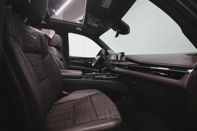 Cadillac Escalade-14