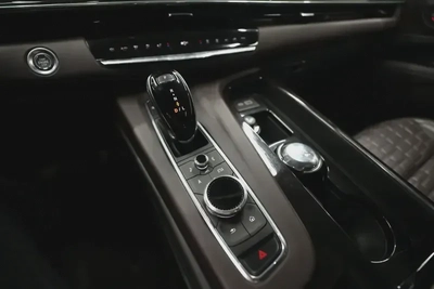 Cadillac Escalade-7