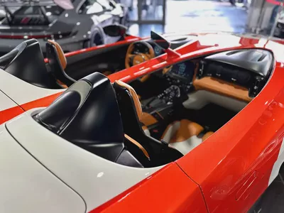 ASTON MARTIN SPEEDSTER, V12, GCC, BRAND NEW, 1 OF 88 PCS IN THE WORLD, SPECIAL COLOR, FULLY LOADED-6
