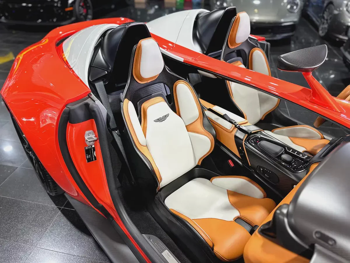 ASTON MARTIN SPEEDSTER, V12, GCC, BRAND NEW, 1 OF 88 PCS IN THE WORLD, SPECIAL COLOR, FULLY LOADED-5-5