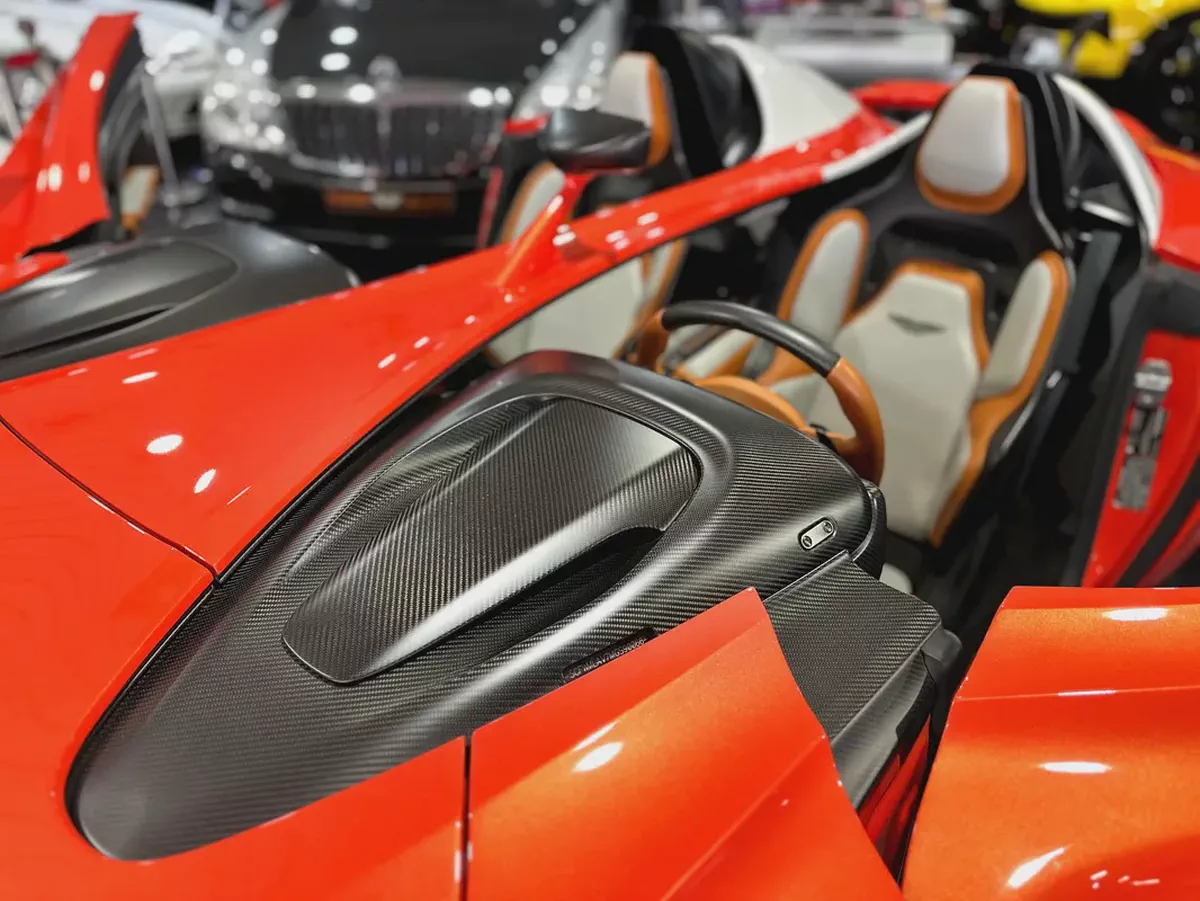ASTON MARTIN SPEEDSTER, V12, GCC, BRAND NEW, 1 OF 88 PCS IN THE WORLD, SPECIAL COLOR, FULLY LOADED-7-7