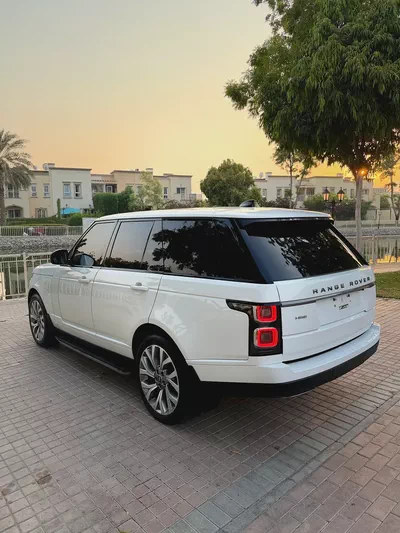 Land Rover Range Rover HSE 2018 | GCC Specs | Pristine Condition-11