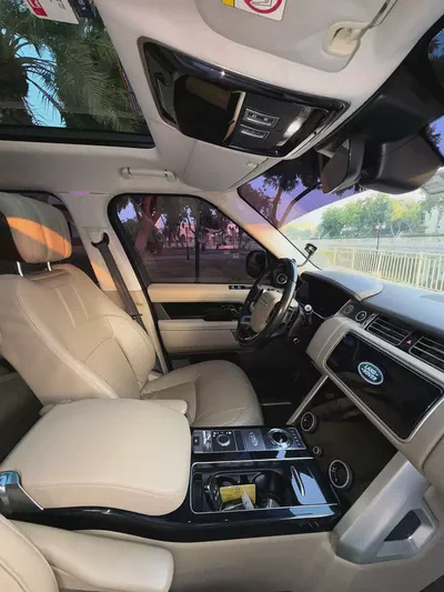 Land Rover Range Rover HSE 2018 | GCC Specs | Pristine Condition-5