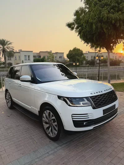 Land Rover Range Rover HSE 2018 | GCC Specs | Pristine Condition-6