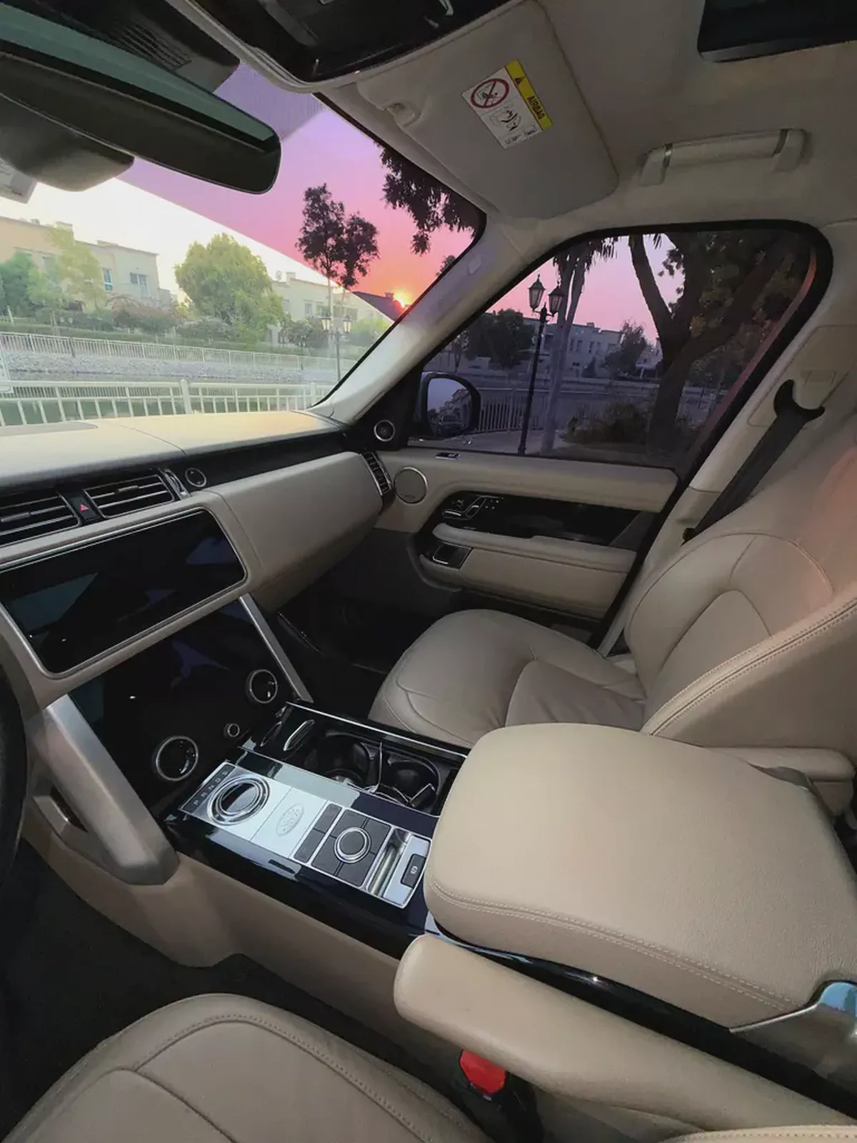 Land Rover Range Rover HSE 2018 | GCC Specs | Pristine Condition-15-15