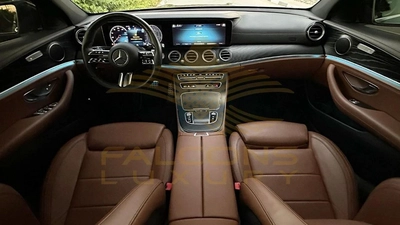 Mercedes-Benz E300 Premium 2.0L-8