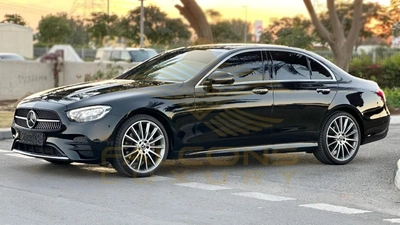 Mercedes-Benz E300 Premium 2.0L-23