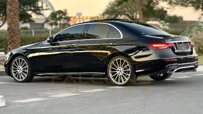 Mercedes-Benz E300 Premium 2.0L-24