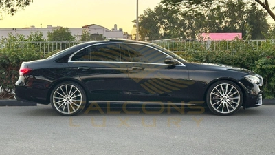 Mercedes-Benz E300 Premium 2.0L-12