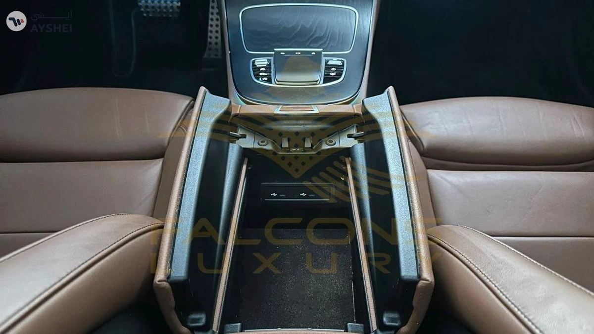 Mercedes-Benz E300 Premium 2.0L-17-17