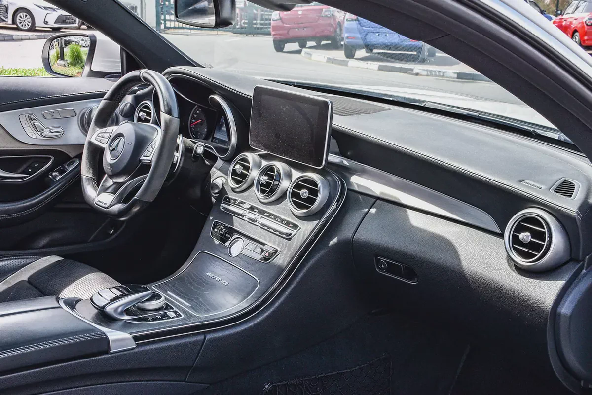 2017- BENZ C63s AMG COUPE  - SUPER CLEAN - LIKE NEW - ONLY 86,000 KM-13-13