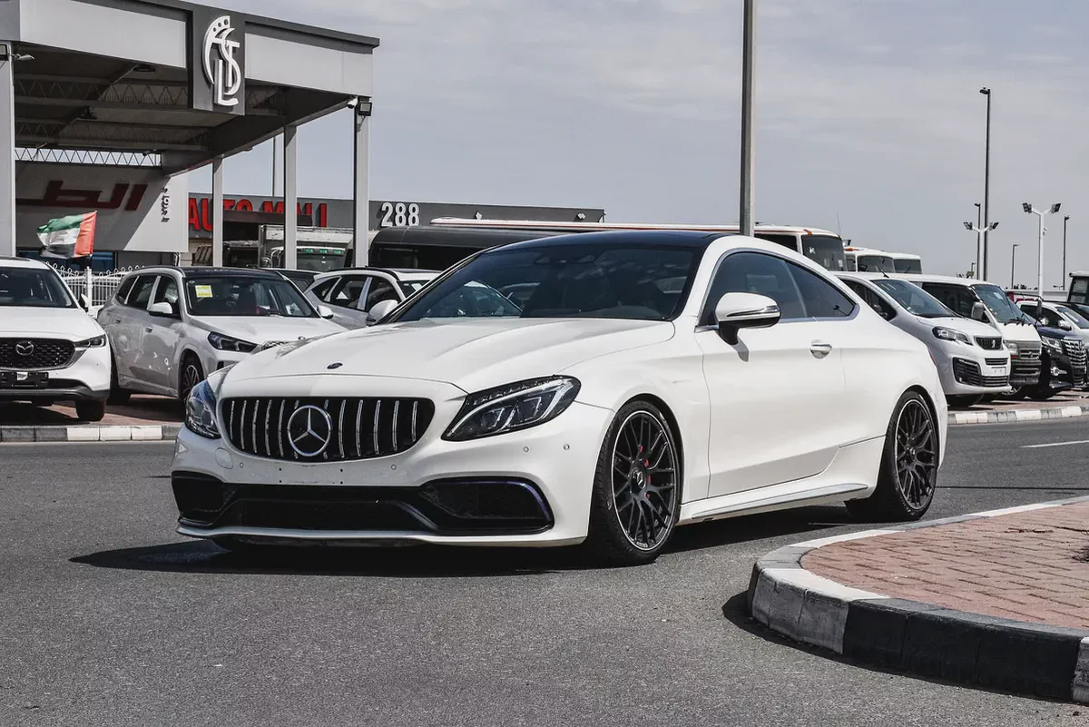 2017- BENZ C63s AMG COUPE  - SUPER CLEAN - LIKE NEW - ONLY 86,000 KM-1-1