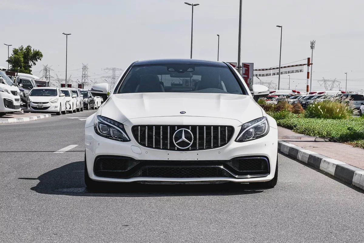 2017- BENZ C63s AMG COUPE  - SUPER CLEAN - LIKE NEW - ONLY 86,000 KM-2-2