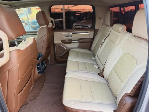 2021 Dodge Ram Laramie, Gulf specification, 5.7L