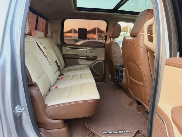 2021 Dodge Ram Laramie, Gulf specification, 5.7L