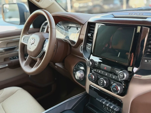 2021 Dodge Ram Laramie, Gulf specification, 5.7L