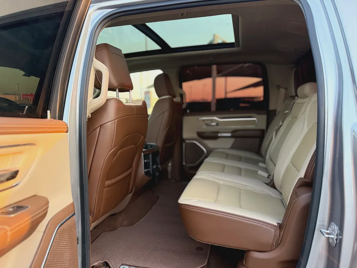 2021 Dodge Ram Laramie, Gulf specification, 5.7L-8-8