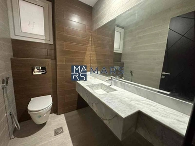 Luxury 5 bedrooms villa | near to grand mosque Sharjah | on very good price just 150,000 AED-4
