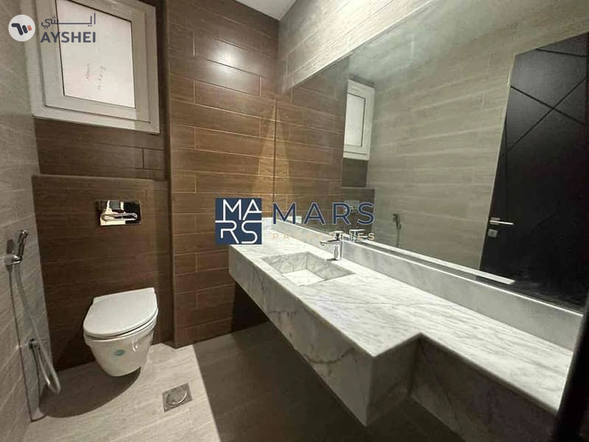 Luxury 5 bedrooms villa | near to grand mosque Sharjah | on very good price just 150,000 AED-4-4